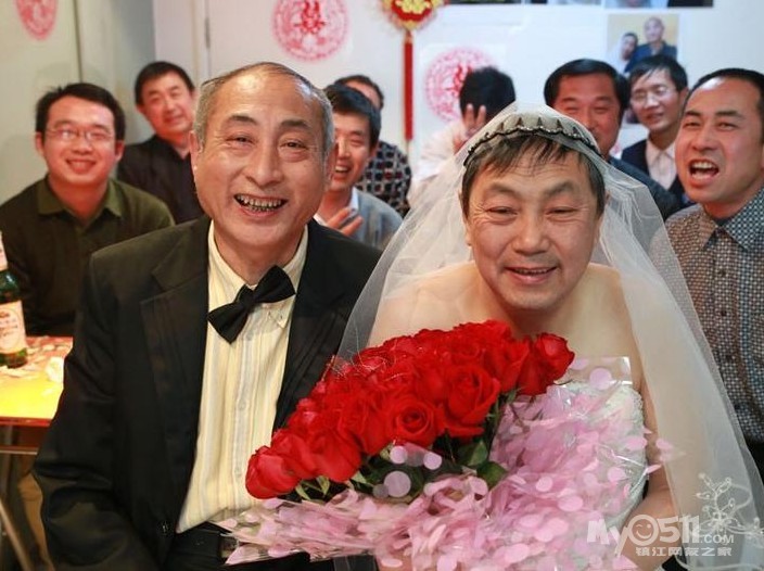 1月30日,北京平谷,两名老年男同性恋者完婚