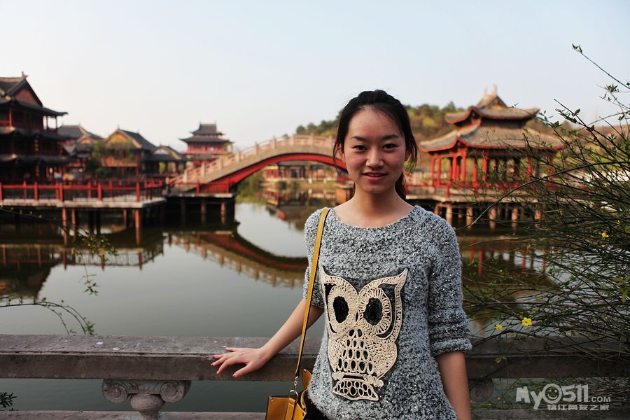 跟我去横店的美女们,来下pp哦