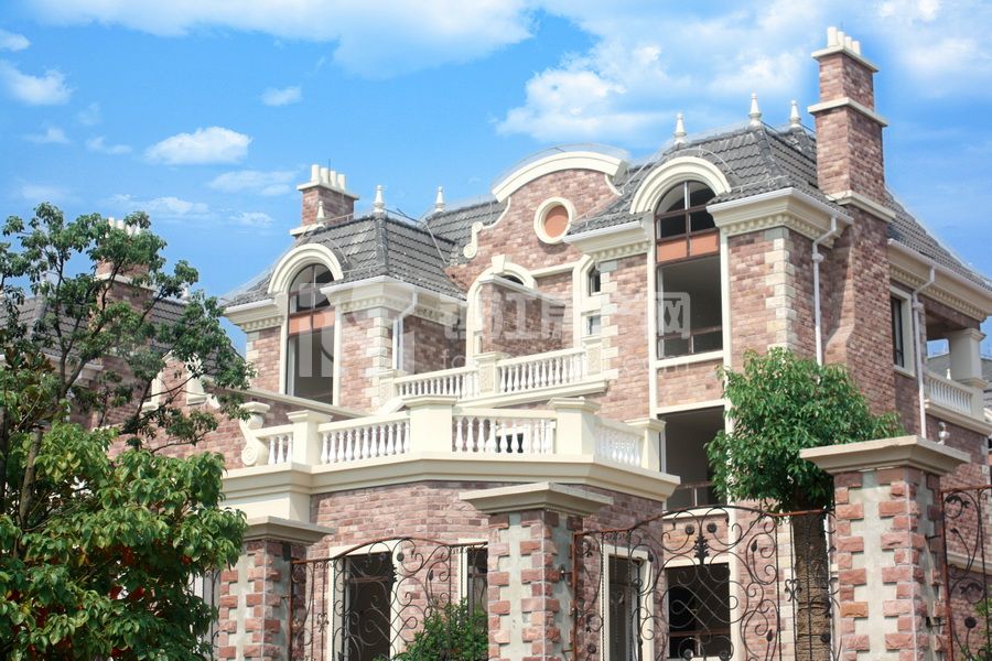 标题: [卖房] 丹徒新区 香榭丽舍双拼别墅价格超低送达花园 有图 五室