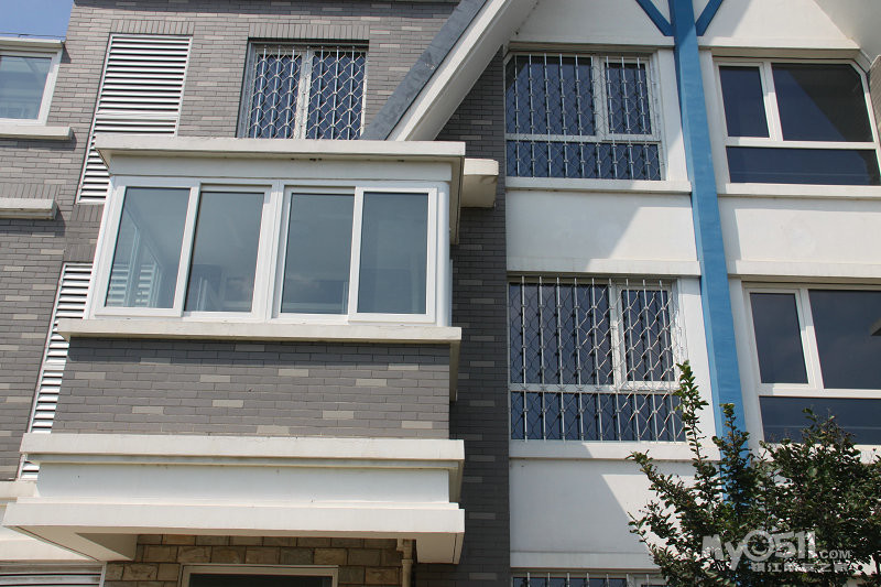 镇江坤宁防盗门窗折叠防盗门窗高档室内防盗窗凤铝防风隐形纱窗从此不