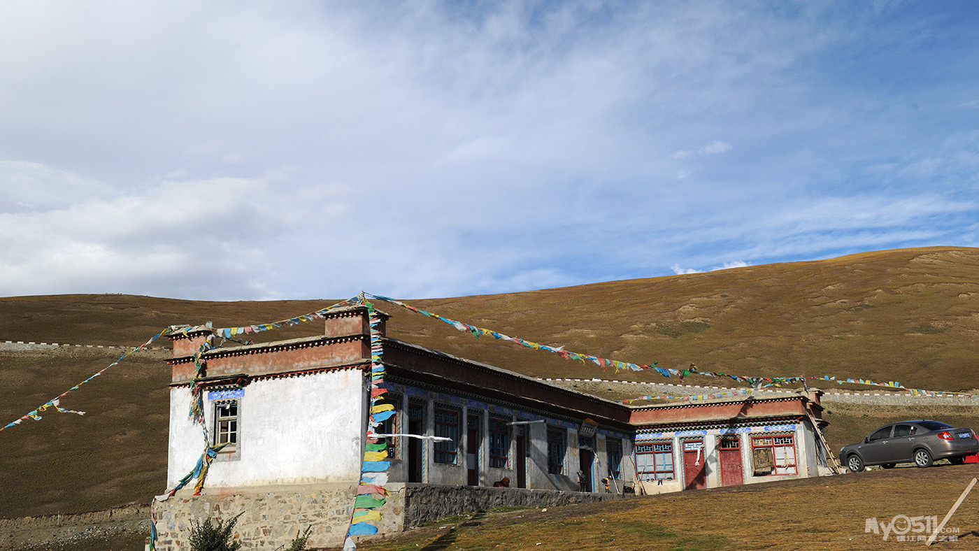 羊湖之畔的那间独立小屋--我准备住宿的地方