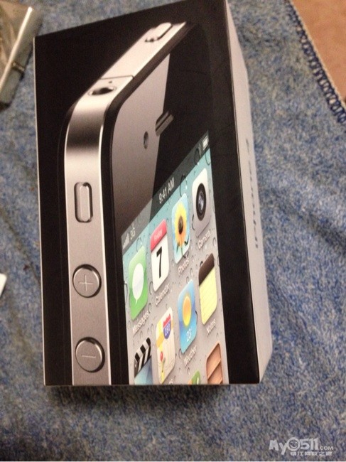 转国行黑色全新iphone4,8g