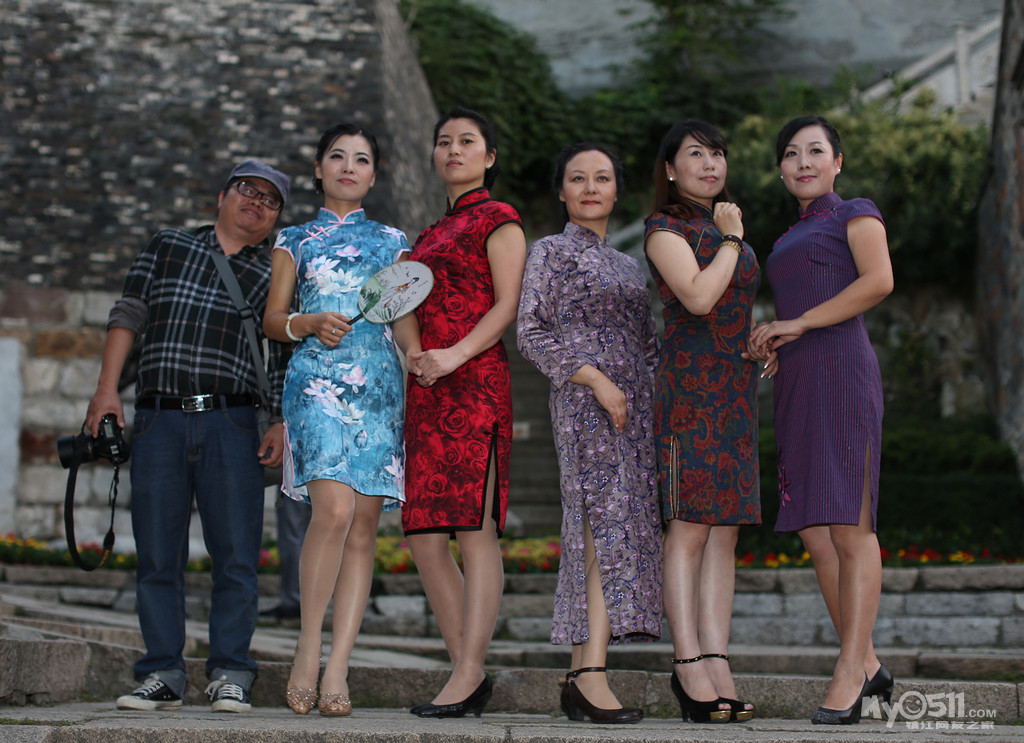 快乐老家旗袍秀(合影在34楼)