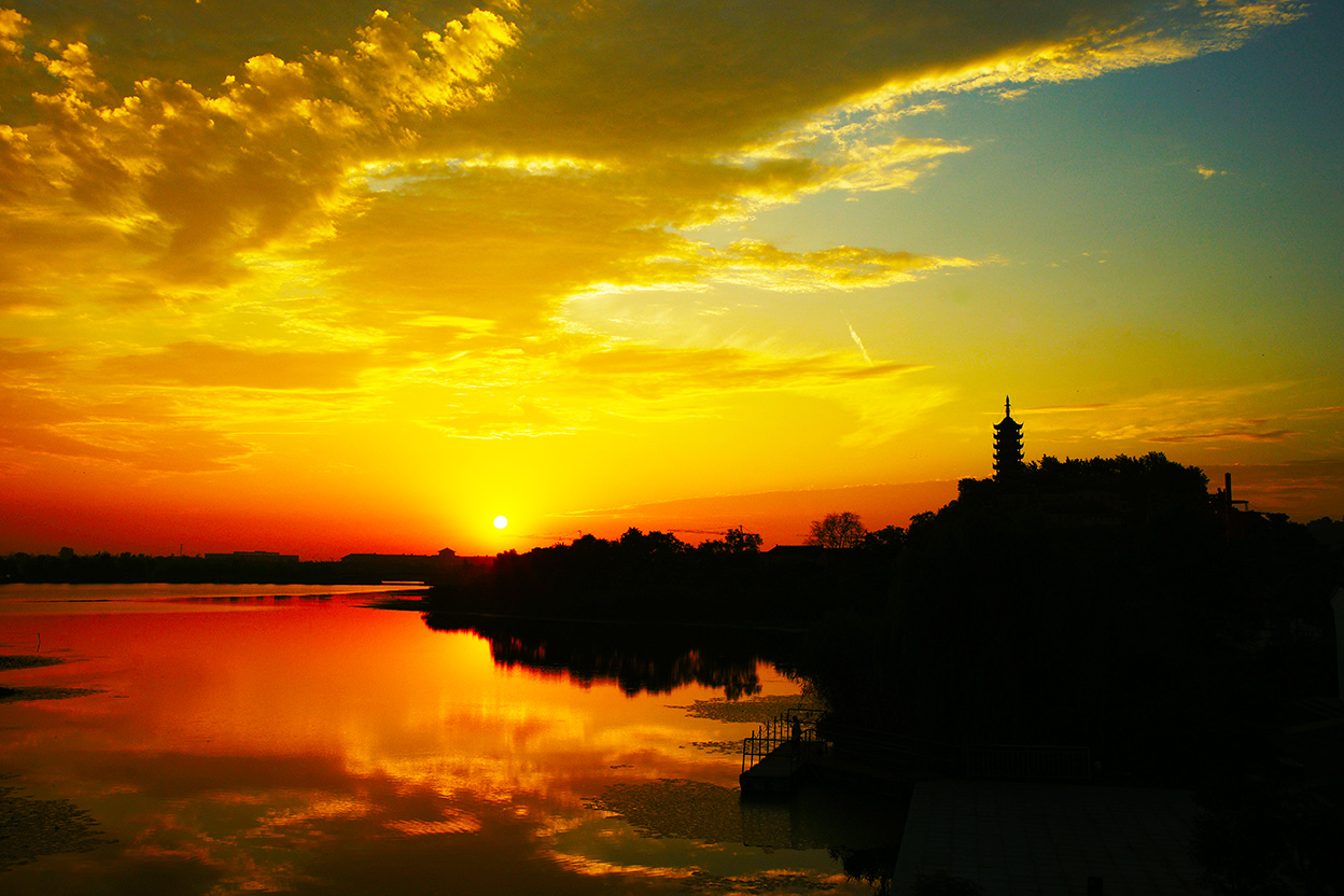 cuogu  精华  34  注册 06-6-10 行业 其它 来自 镇江    金山湖晨曦
