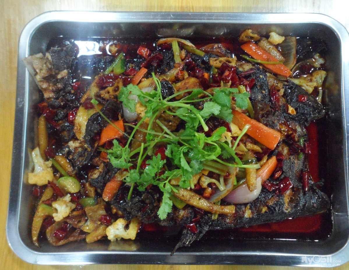 《贵阳留一手特色烤鱼》不多说了上图