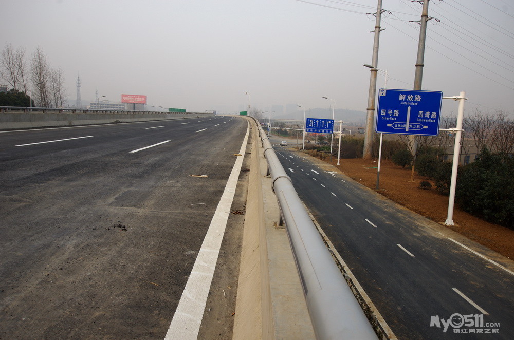 收费站最宽车道 1401012245bdd3025647cc3a7c.jpg