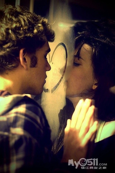 给他[她]一个香吻