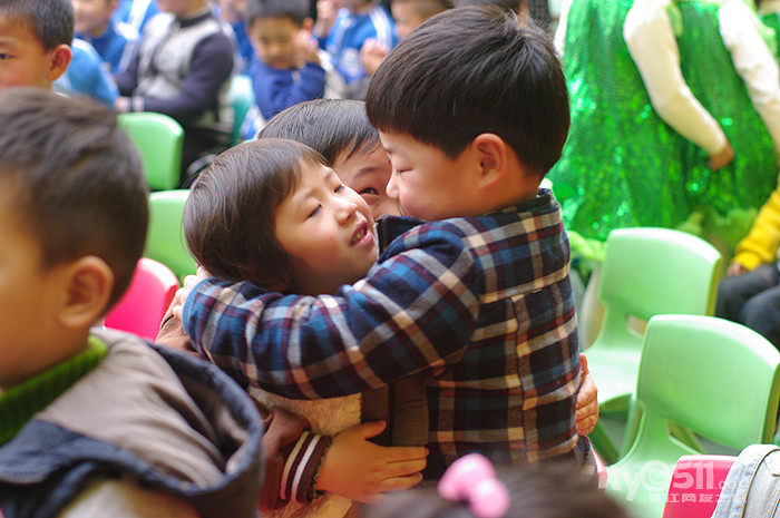 1404012216d382ed96dafa8bf0.jpg
