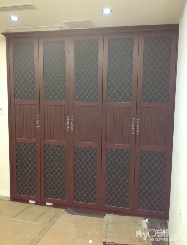 德维尔衣柜------------木态板-------------------全球首发