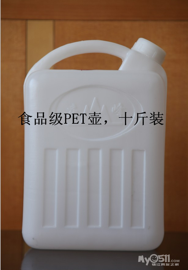 一般都采用十斤的pet食品级塑料壶包装,如有需要坛子和玻璃瓶装的可以