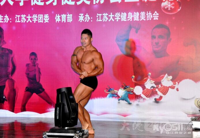 惊艳的女性健美视频 1501071220d37a60e53776b561.jpg
