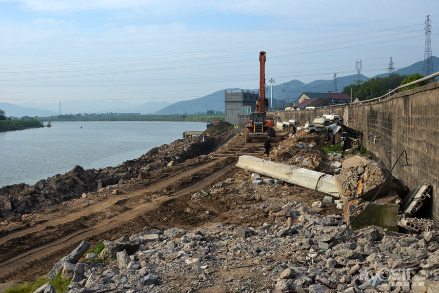 曹娥江看来水大的时候水位还是蛮高的