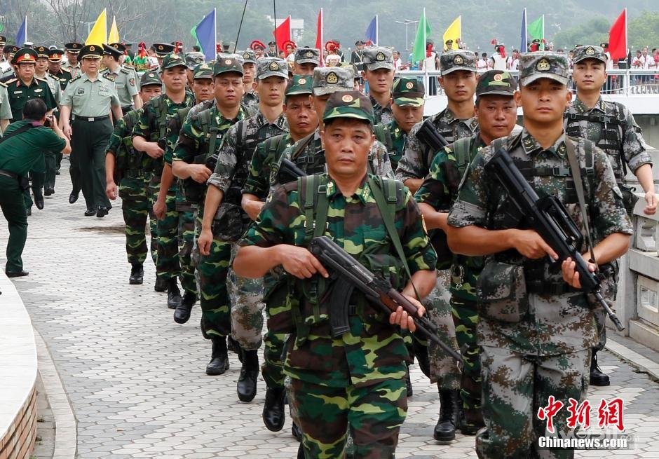 看这年纪估计是越南边防公安部队,类似边防武警性质.