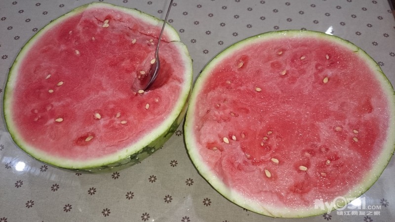 西瓜是怎么打甜蜜素的 150608211284abac052bcf5940.jpg