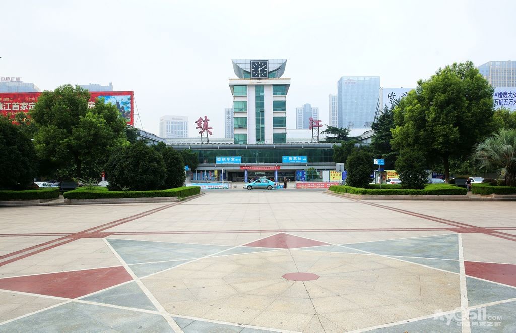 留住珍贵的记忆----给即将改造的镇江老火车站留个影