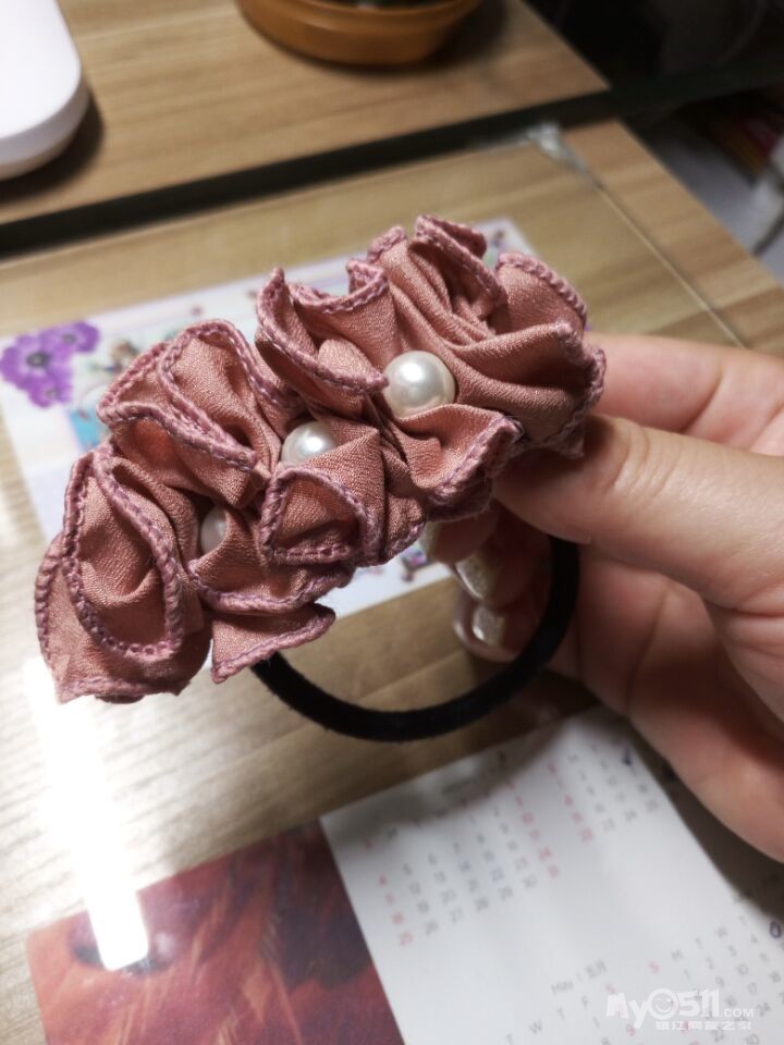 粉色珍珠发圈2元