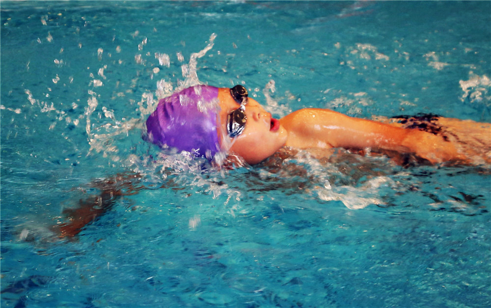 运动.水花.孩子.