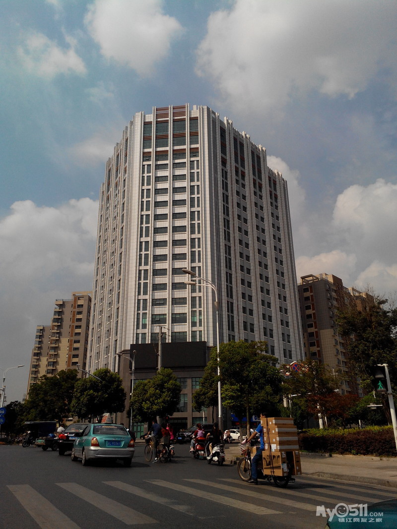 镇江现在外立面好看,有特色的房子很多------------中建房子外立面并