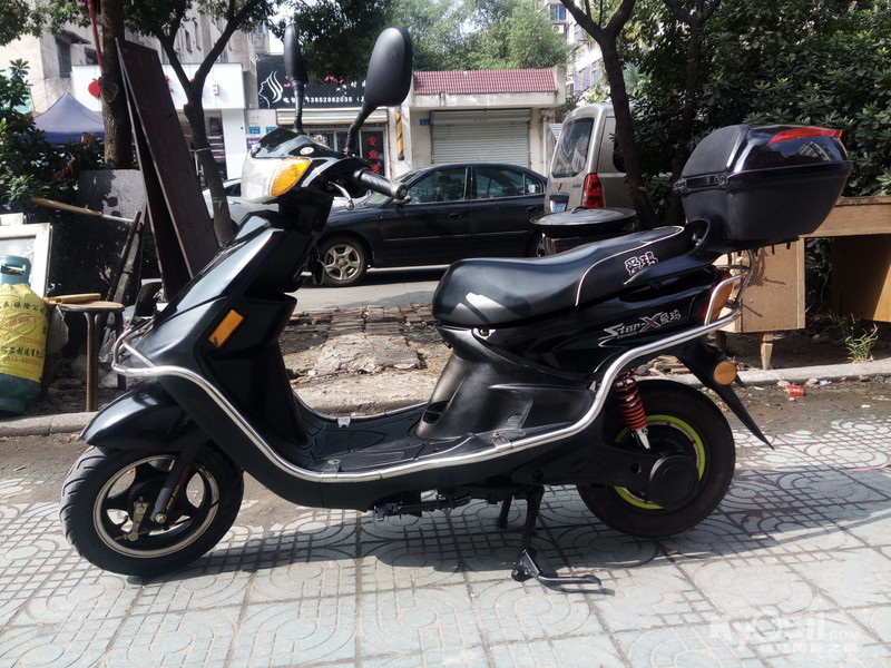 爱玛巧格电摩9陈新-------------------