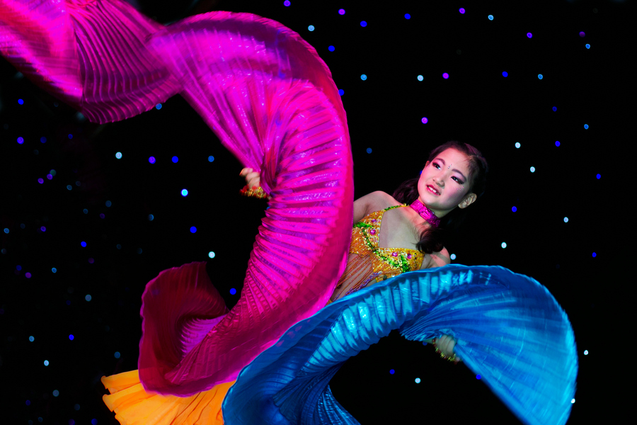 我的新年第一贴-----舞功盖世(图记宝莱国际肚皮舞联欢演出)