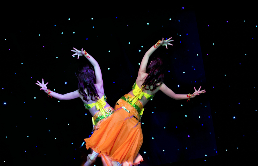 我的新年第一贴-----舞功盖世(图记宝莱国际肚皮舞联欢演出)