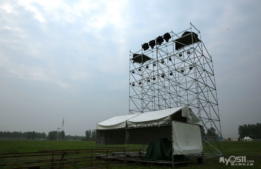 长江边 绿草地 音乐岛—2016长江国际音乐节探营