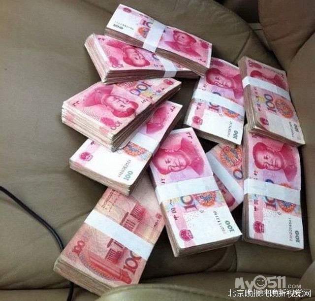 错扔22万现金,老人垃圾桶内捡到毫不动心