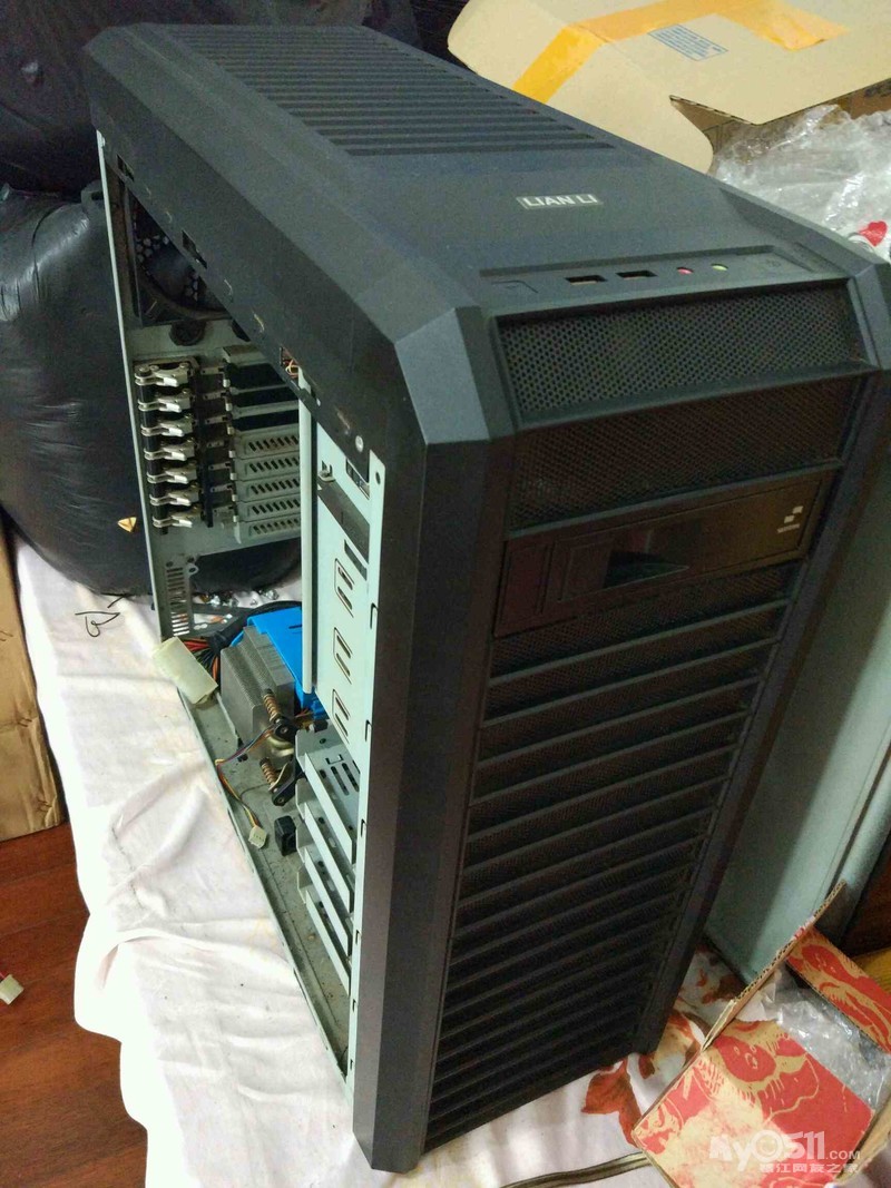 出联力k58中塔机箱 散热出色 全免螺丝设计