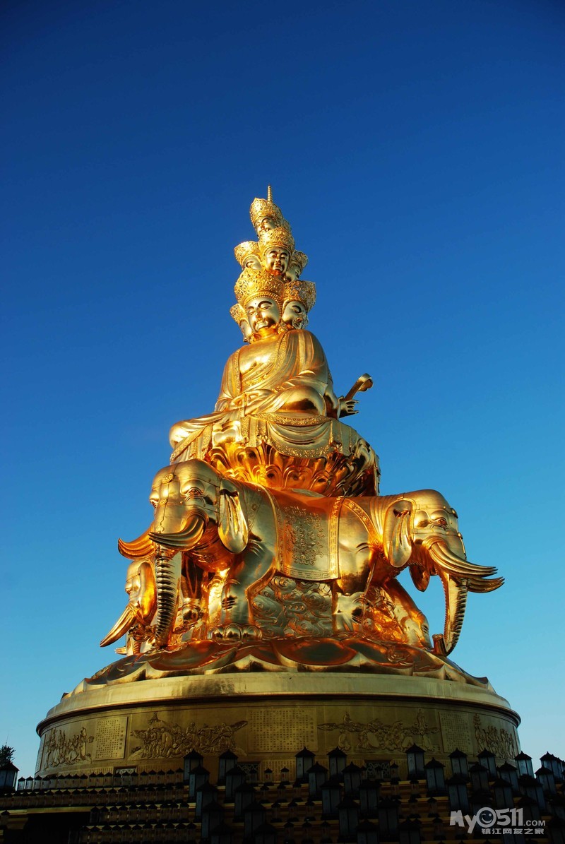 金秋峨眉绚丽九寨