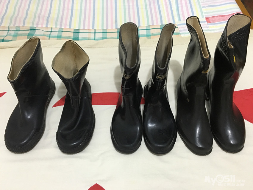 雨鞋15元一双