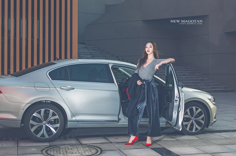 [车模福利图] 全新大众-迈腾商务端庄 冷艳车模高清来袭!