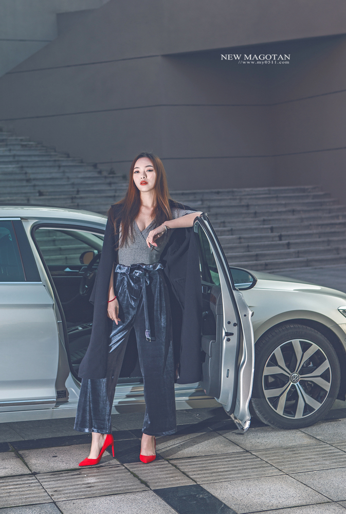 [车模福利图] 全新大众-迈腾商务端庄 冷艳车模高清来袭!