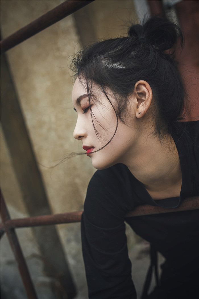 不良少女--你的眼神有杀气