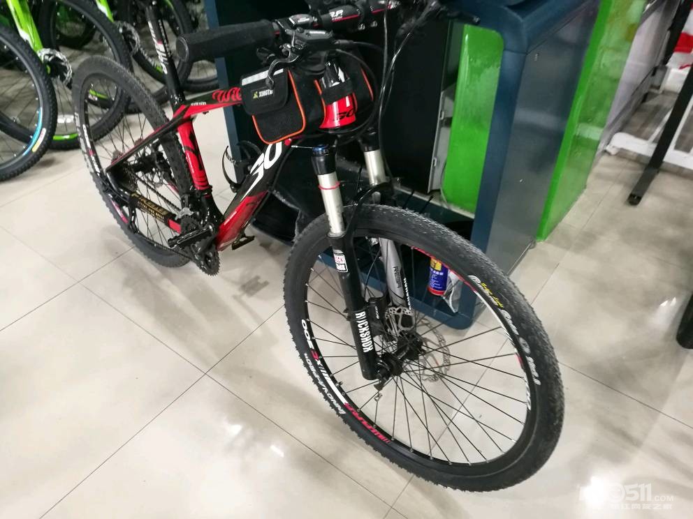 03 卖一台二手的高档的碳纤维威廉山地车