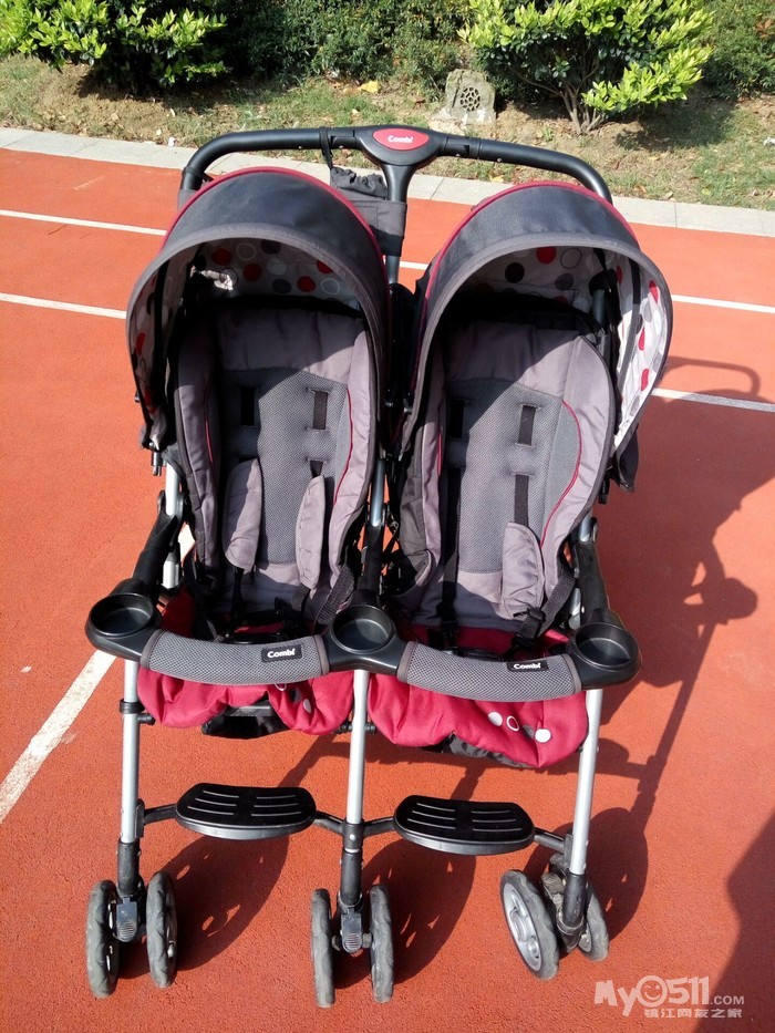 康贝双胞胎婴儿推车8成新