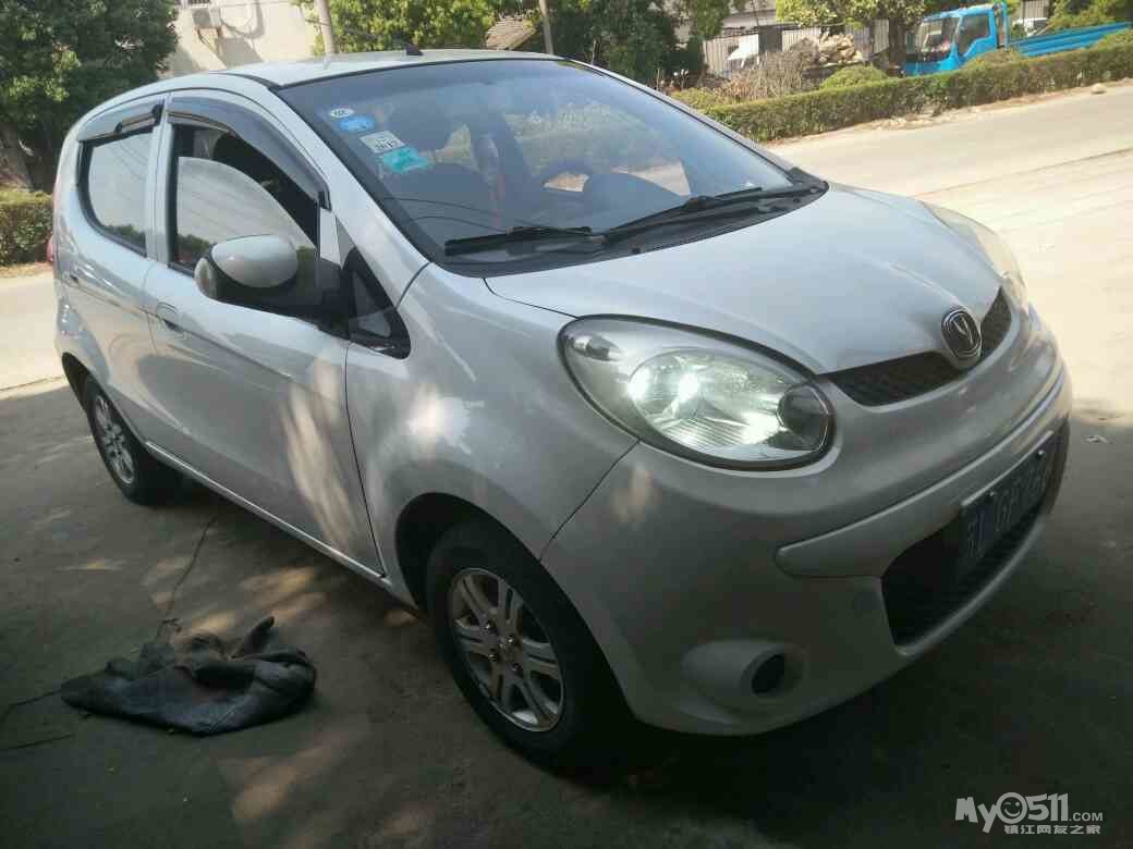 帮朋友转让一辆一手长安奔奔白色13年6月.