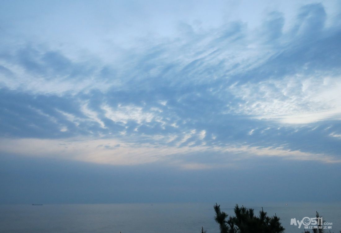 刘公岛码头   至12点20分雨中骑行71公里 晨曦中的中国陆地的最东端