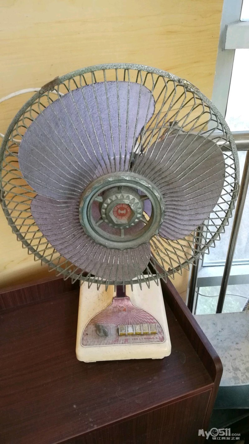 说说家里用的最久的电器:发现一个90年代买的上海小白象风扇,还好用昵