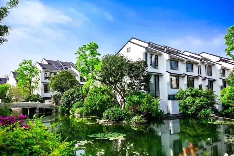 筑和·江南岸 九华山路南山西入口对面联排别墅 四室半二厅 - 镇江