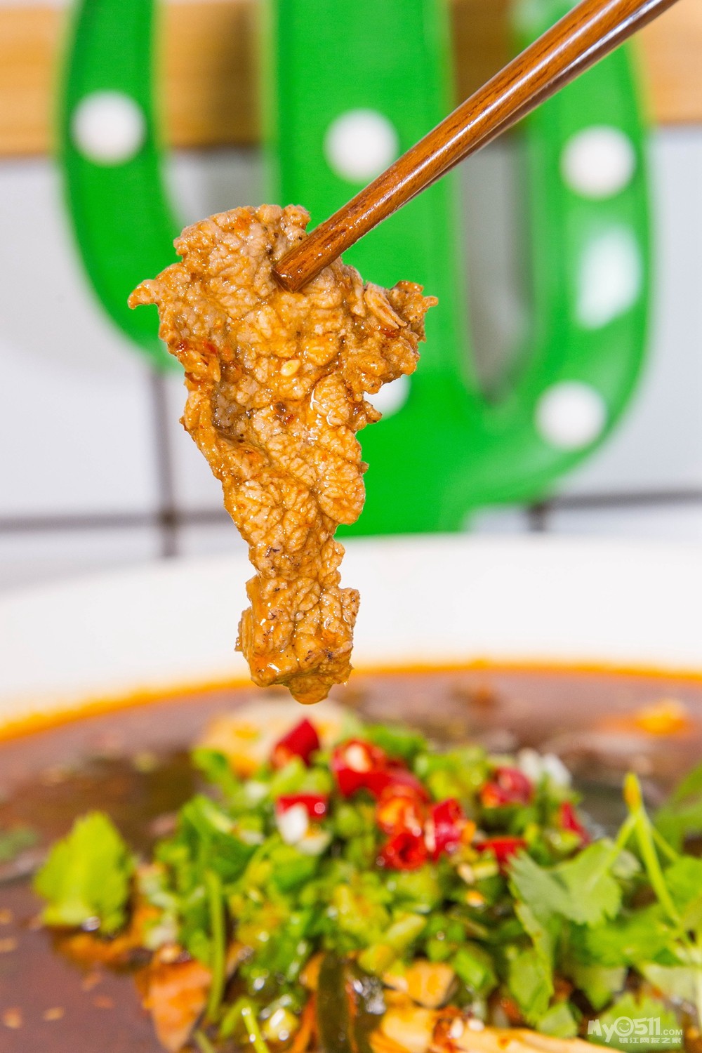 听说来这家店吃冒菜的人,都是肤白貌美大长腿!来就送冒猪脑