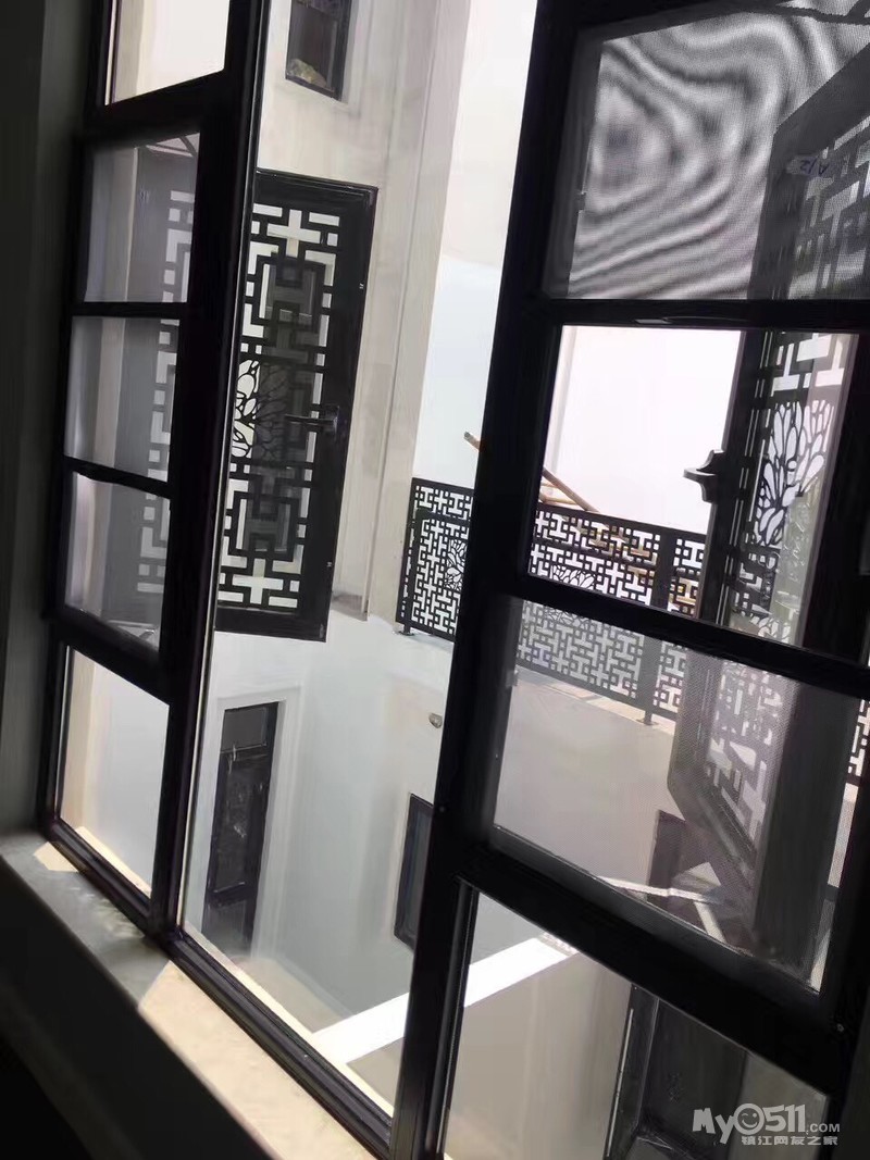 阳台防盗窗有几种 ma_1509820638394280rs.jpg