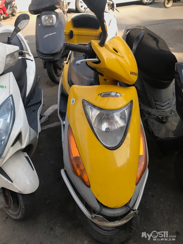 标题: 本田e影125踏板摩托