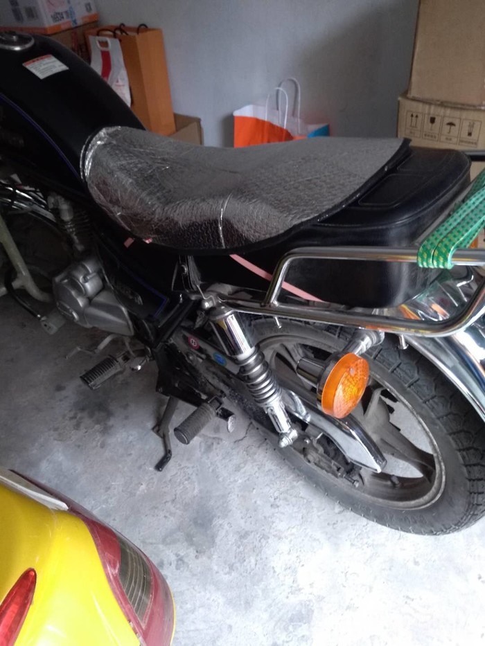 豪爵gn125摩托车6-7成新行驶2.1万公里 1200元出