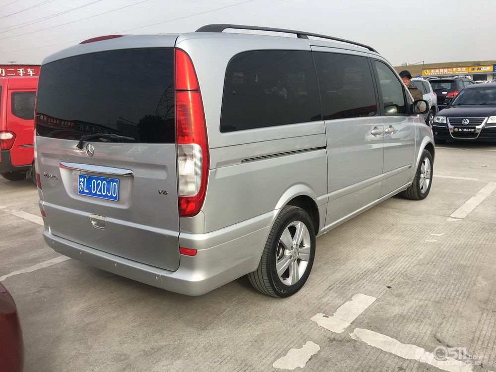 出售2010年奔驰唯雅诺2.5尊贵型/7座小型商务车/精品一手车