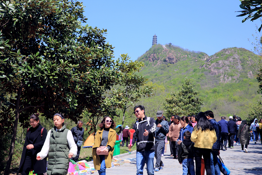 圌山黄明节