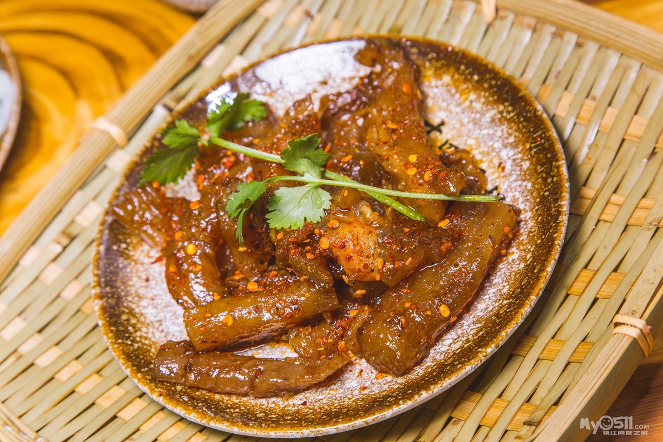 揭秘火锅新吃法!无需点单!这家店用锅底就能征服镇江人!