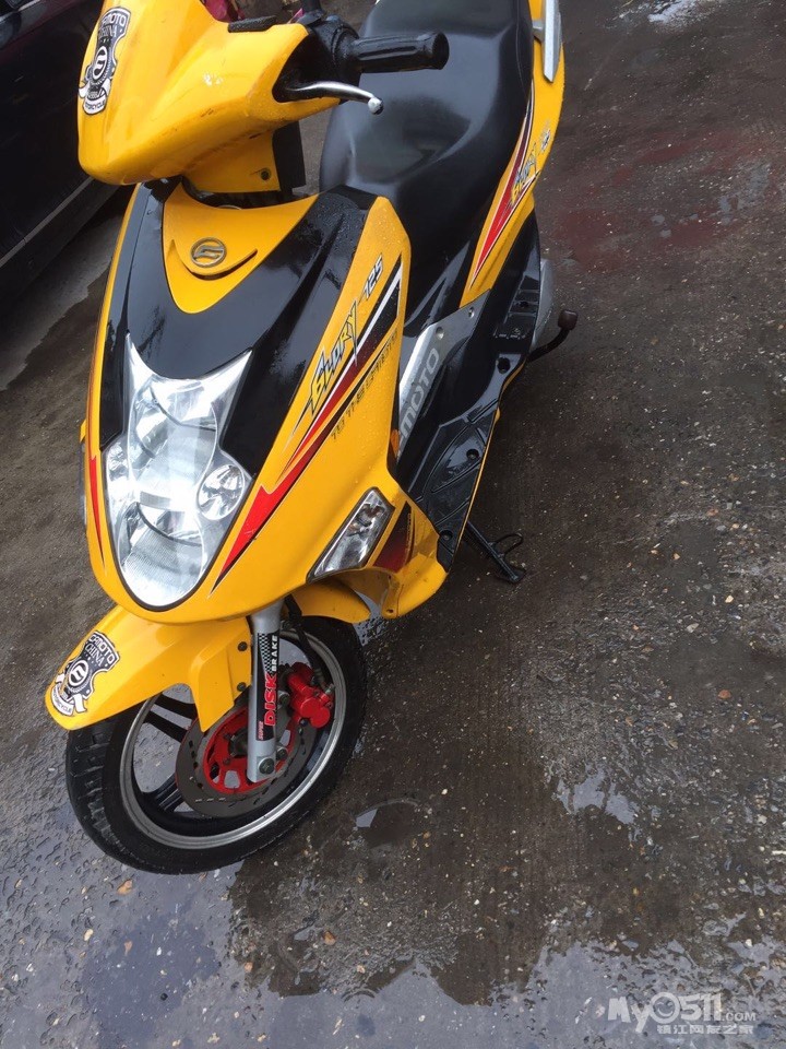 春风125踏板摩托