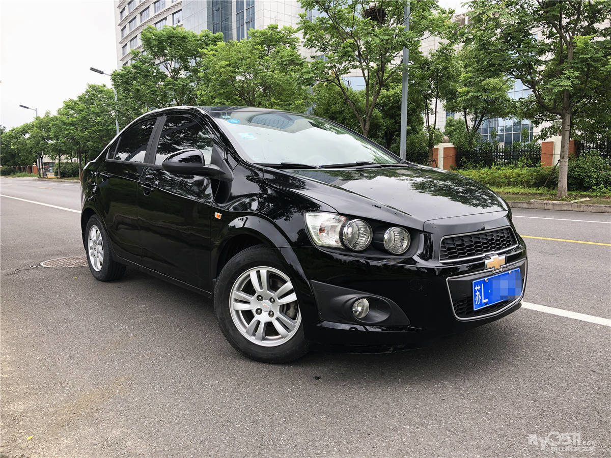 出售雪佛兰爱唯欧 13年手动挡 外形动感/裸眼大灯/四条胎刚换/一手车