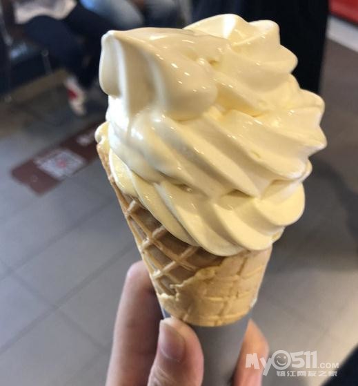 肯德基榴莲冰淇淋图片