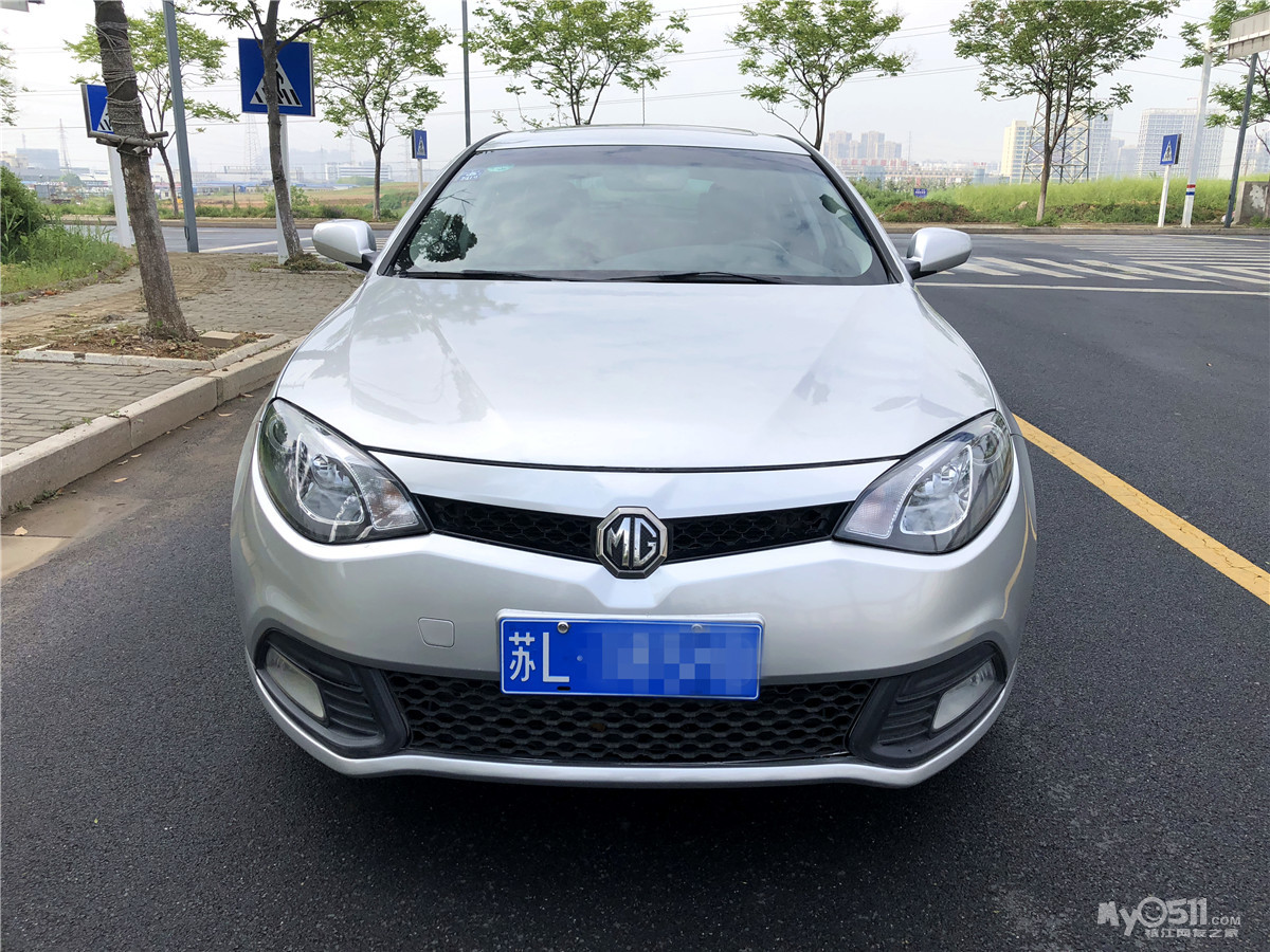 出售名爵mg6 10年手动挡天窗豪华版 倒车影像/真皮/空间宽敞/超大后备